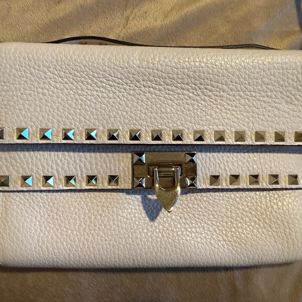 [AUTHENTIC] Valentino Garavani White Rockstud Leather Crossbody